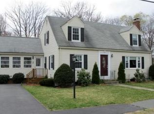7 Briscoe St, Woburn, MA 01801