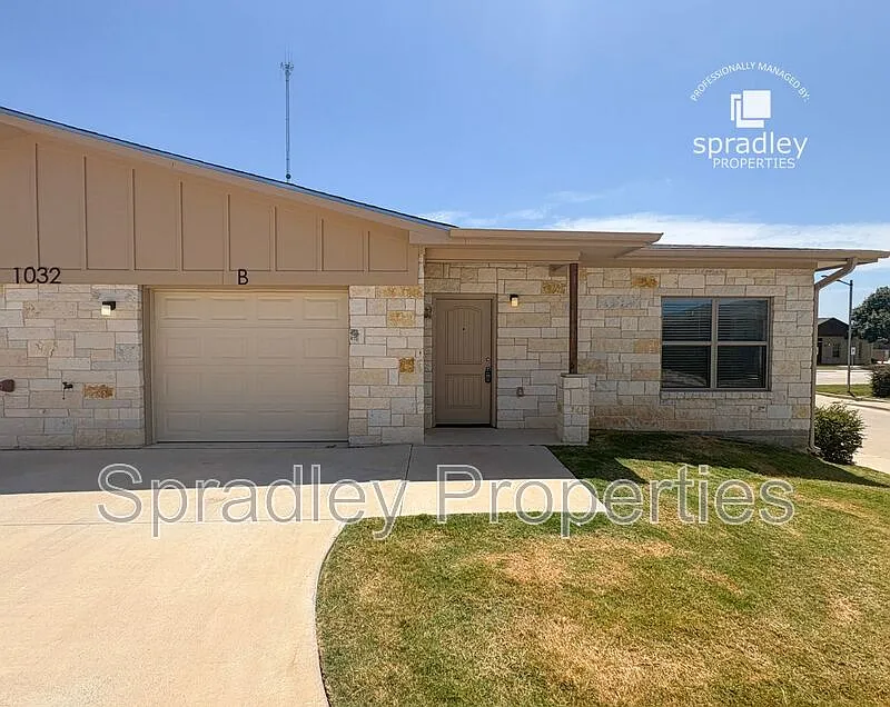 1032B Hibiscus Dr