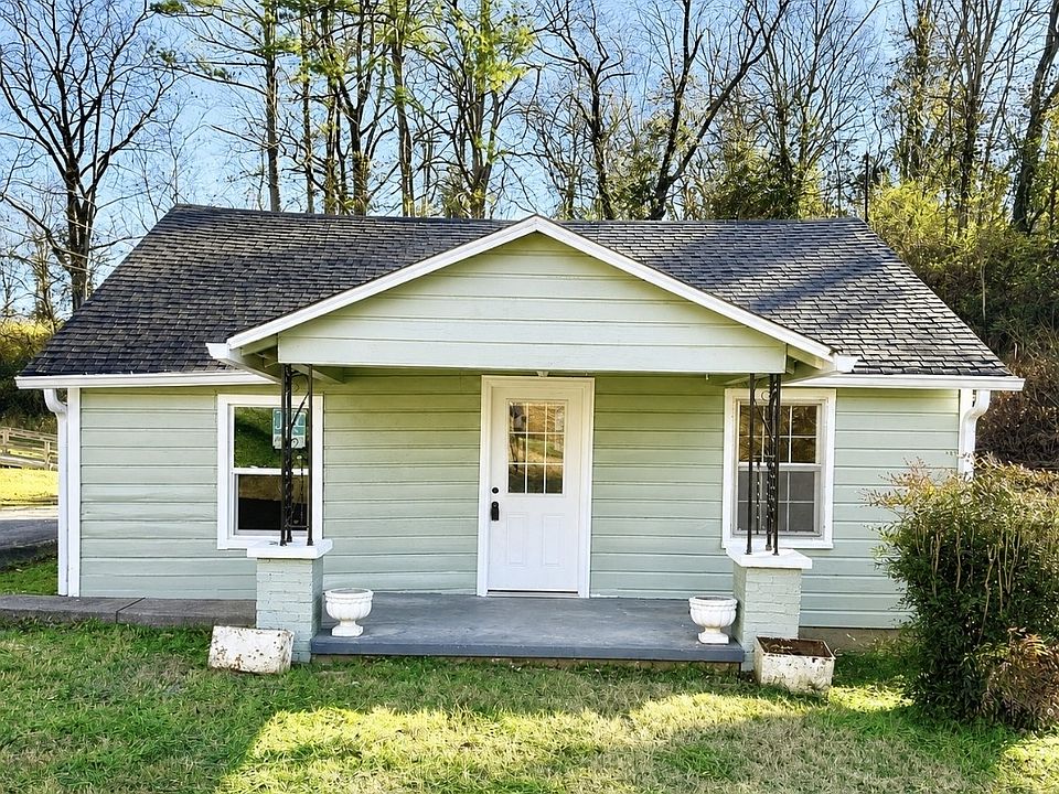 1st image of 833 Cumberland Dr