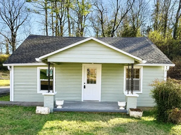 833 Cumberland Dr, Clarksville, TN 37040