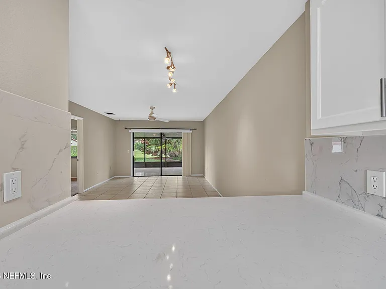 838 Lawnwood Ave NE — Photo 19