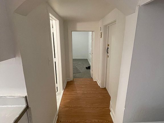 5th image of 5248 W Melrose St APT G