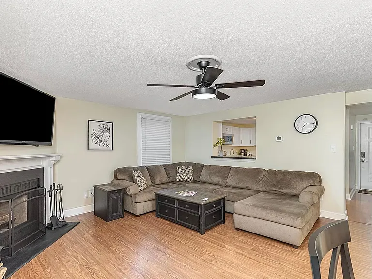 1140 Villa Green Ct — Photo 9
