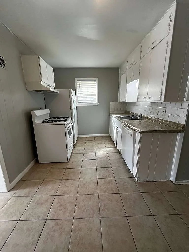 1 bed, 700 sqft, $550 — Photo 4