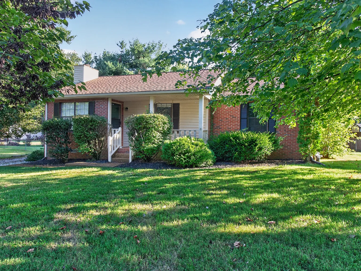3 bed, 1196 sqft, $1,850 — Photo 1