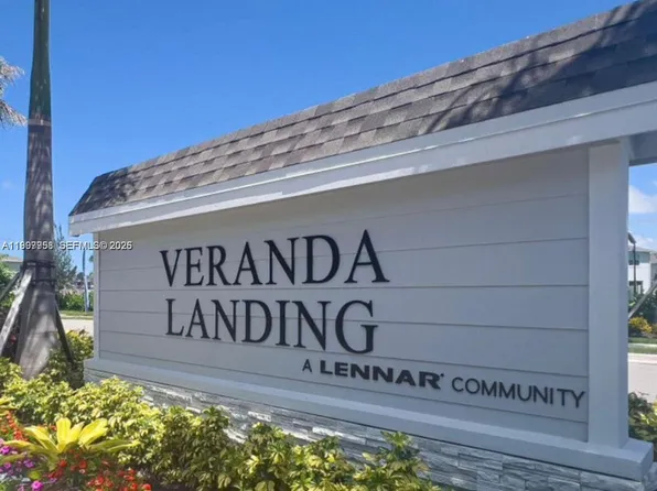 204 SE Woodbark St, Pt Saint Lucie, FL 34984