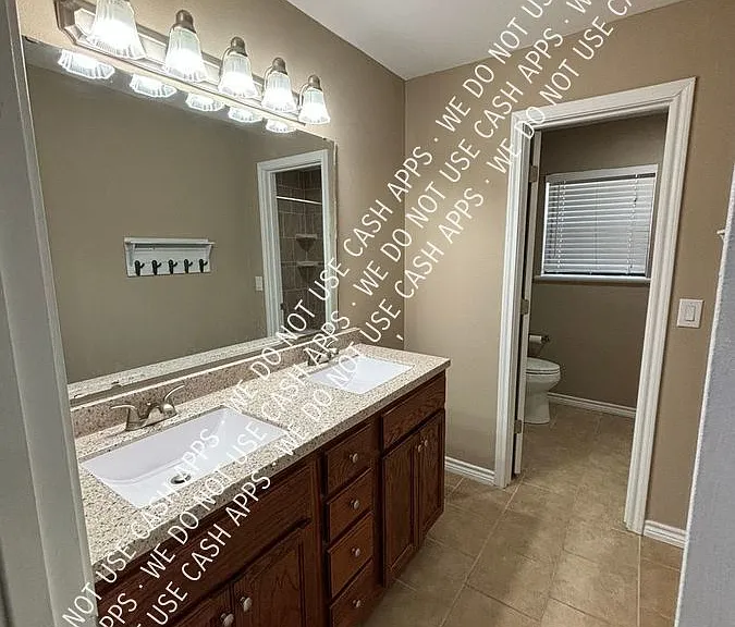 225 Ridgewood St — Photo 10