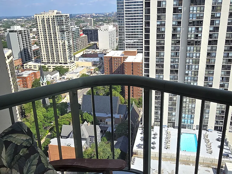 111 W Maple St #2407 — Photo 3