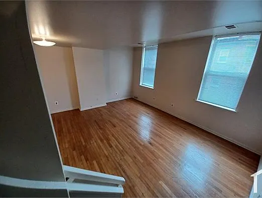 3 bed, 1320 sqft, $3,000 — Photo 3