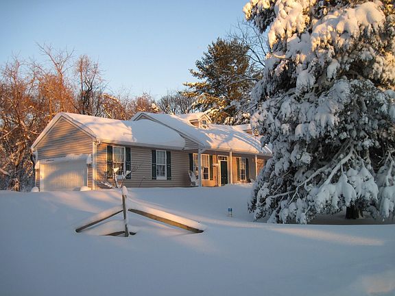2 CAR GARAGE