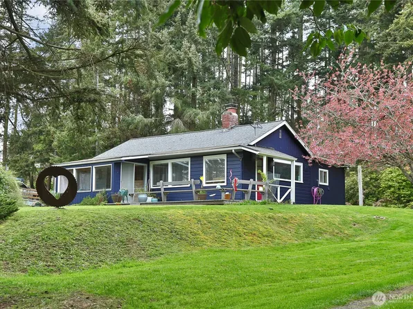 2712 North Bluff Road, Greenbank, WA 98253