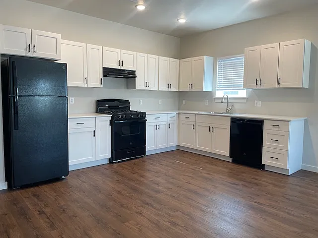 429 Grantham Ave — Photo 6