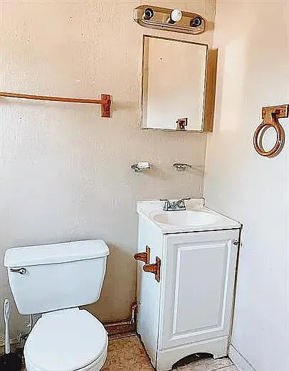 905 W Anderson St #B — Photo 7