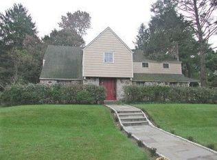 121 Taymil Rd, New Rochelle, NY 10804