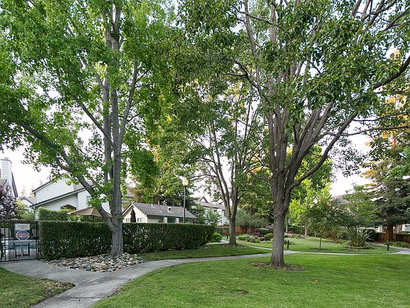 3rd image of 221 Bradbury Ln