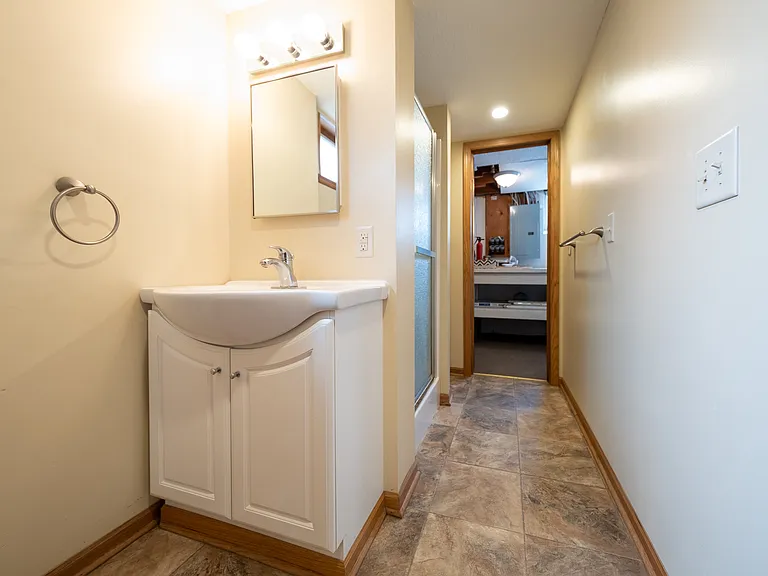 1140 Evergreen Ln N — Photo 23