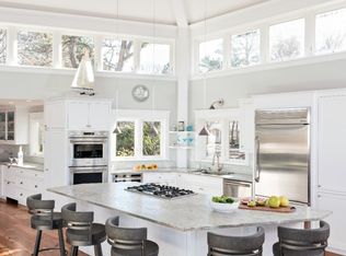 21 Stanley Pl, Hyannis, MA 02601