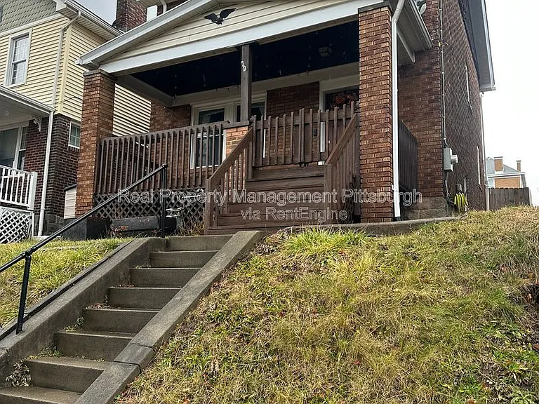 1112 Kelton Ave — Photo 16