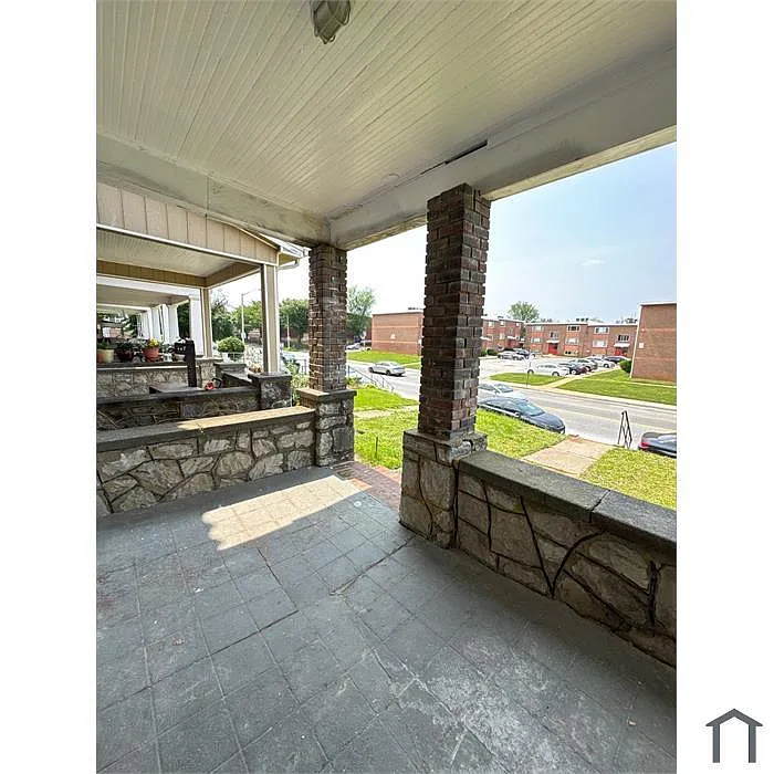 Building Photo - 2800 W Cold Spring Ln