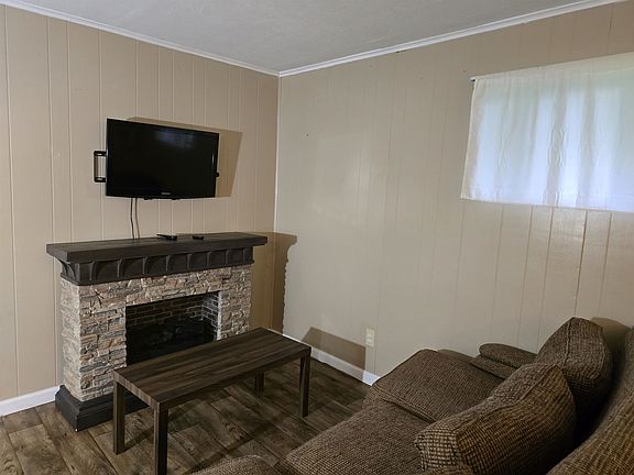 4th image of 186 High Point Dr
