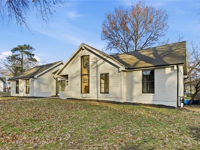 10301 Howe Dr, Leawood, KS, 66206