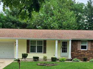 2113 Hidden Lake Ct, Charleston, IL 61920