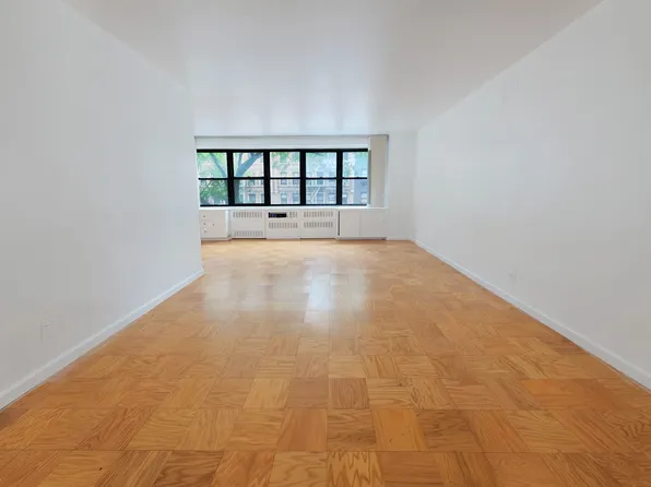 330 Third Avenue image 2 of 16