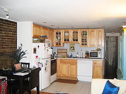 Rented by Awaye Realty Management LLC | media 18