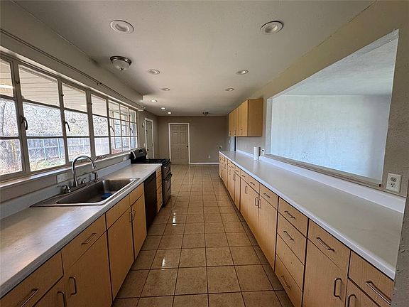 5th image of 1322 S Reno Ave