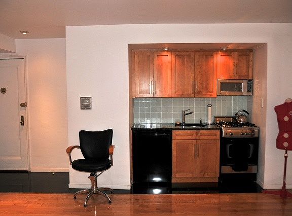 2nd image of 3950 52nd St #1G