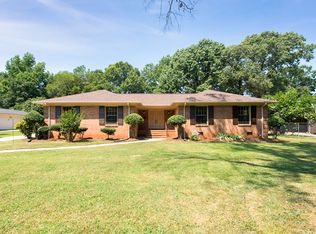 6227 Lake Forest Rd, Charlotte, NC 28227