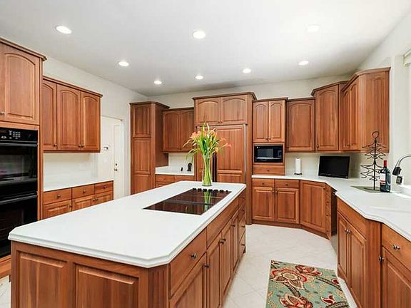 5th image of 2053 Edgewood Dr