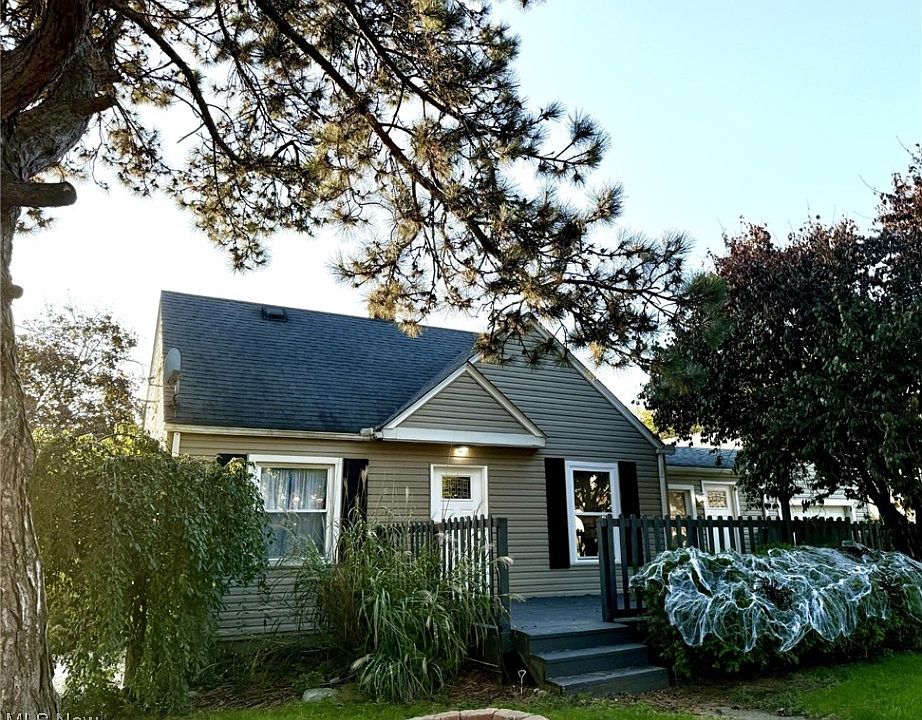 1st image of 1516 Redwood Ave