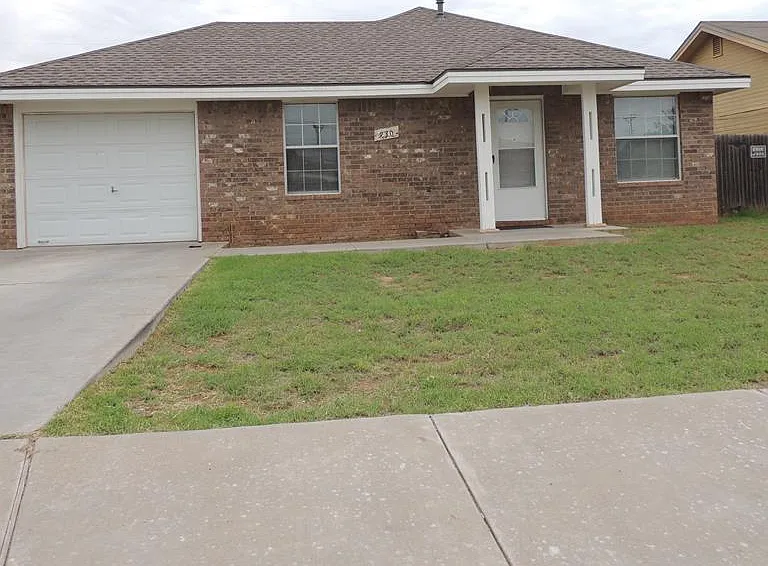 930 Edwards St — Photo 1