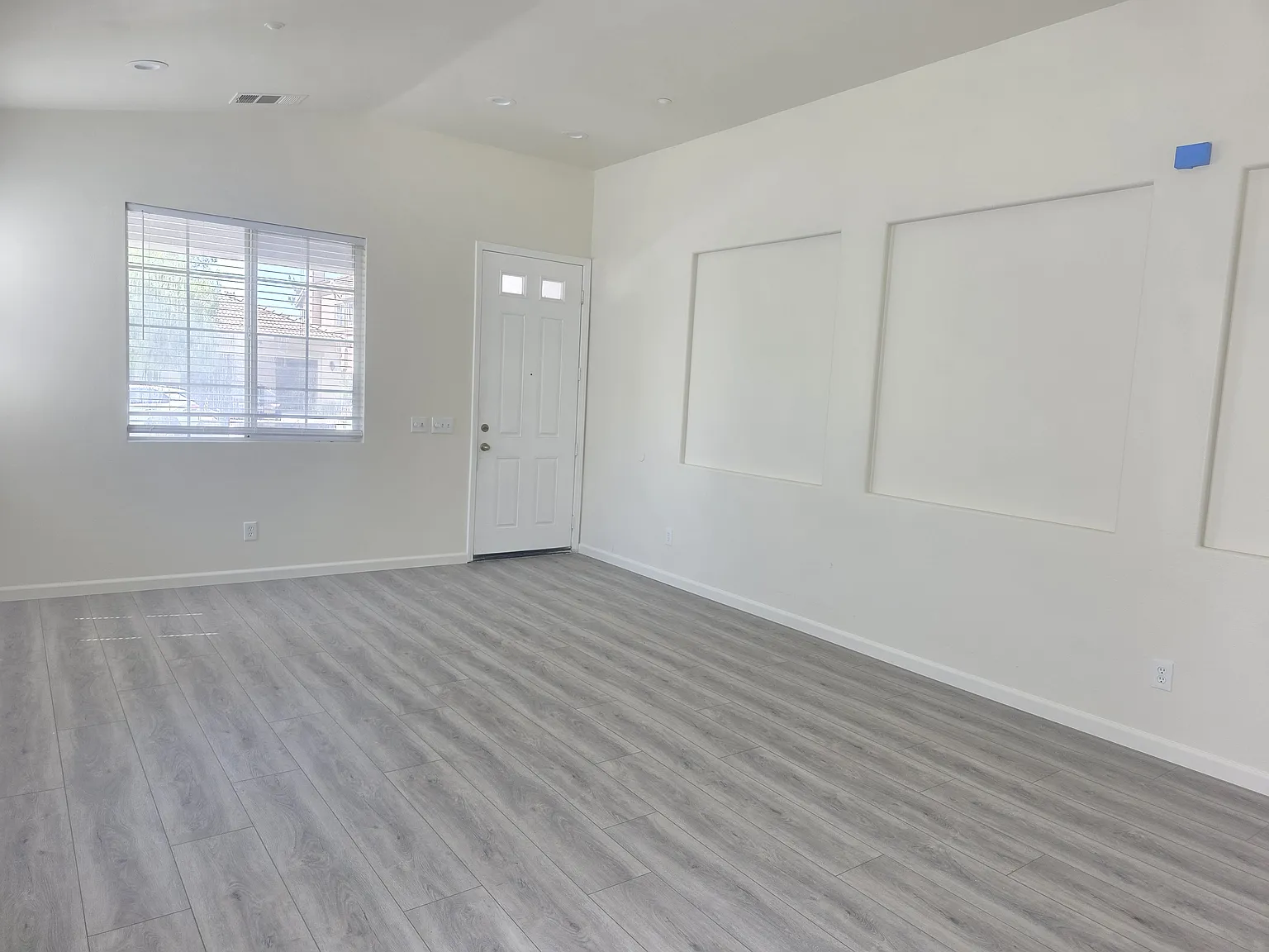 4 bed, 2806 sqft, $4,000 — Photo 2