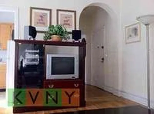 Rented by KVNY Soho | media 28