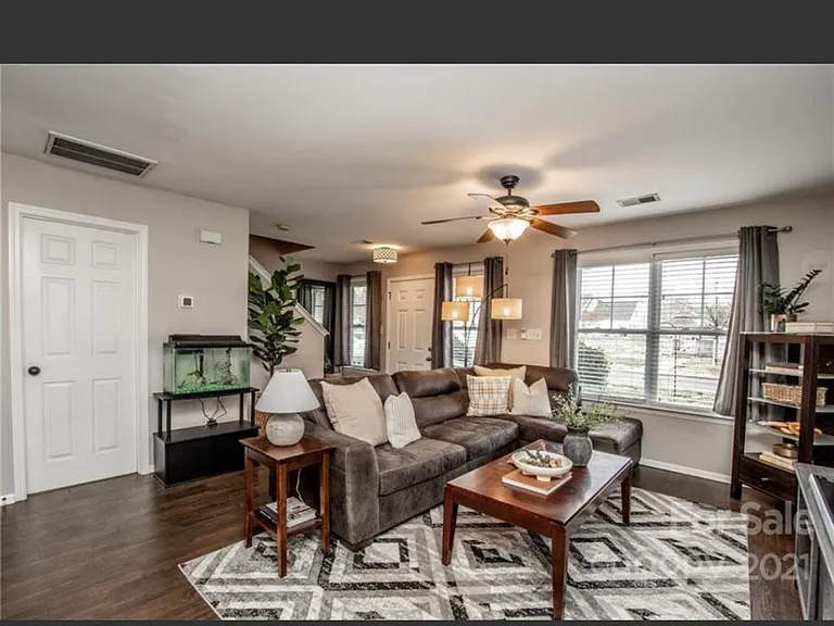 7138 Tom Castain Ln — Photo 6