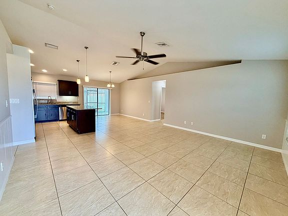 3rd image of 519 SW 29th St