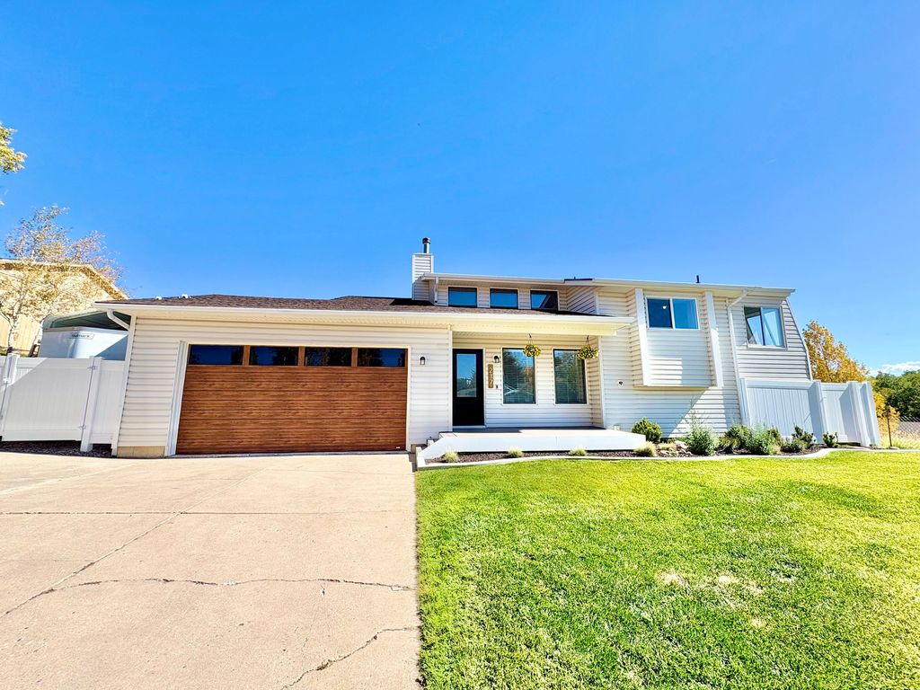 237 Grandview Cir - Property Image