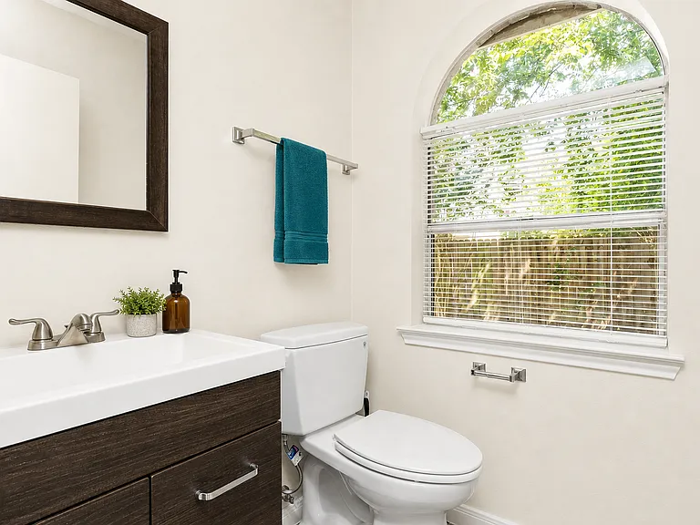 9210 Towne Terrace Dr — Photo 37