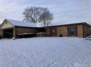 2117 Robinhood Dr, Miamisburg, OH 45342