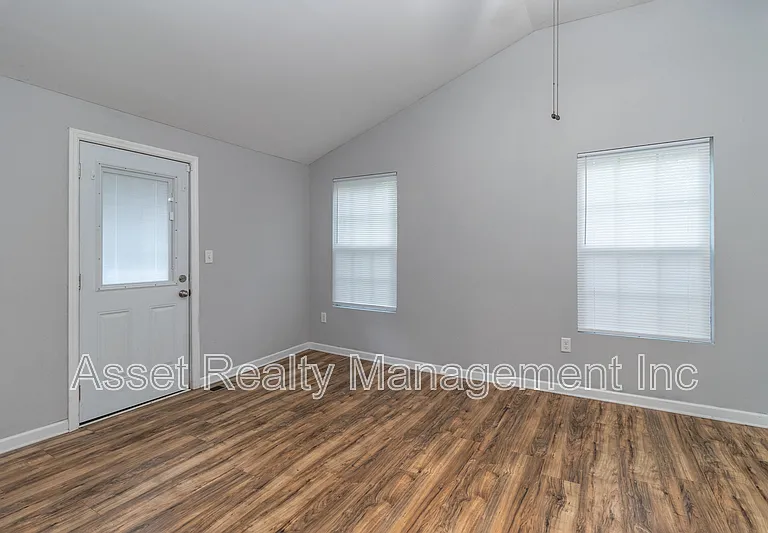3009 Sevier Ave — Photo 4