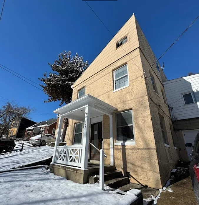 2243 Quebec Rd