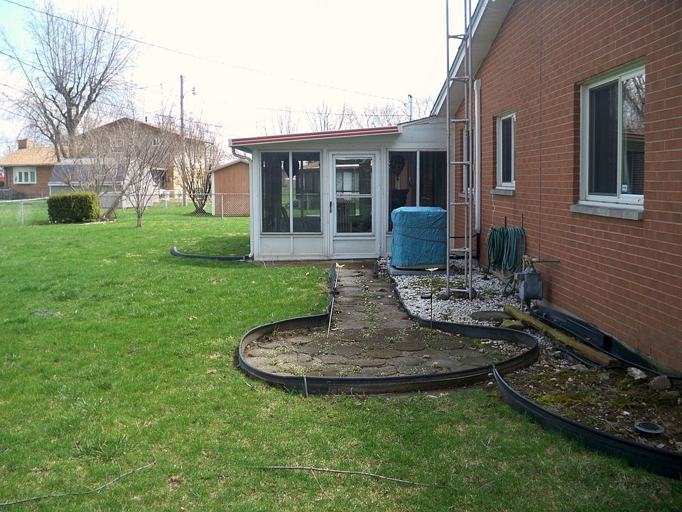 2nd image of 809 Chandler Dr