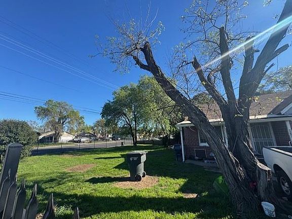 2nd image of 820 Ford Rd
