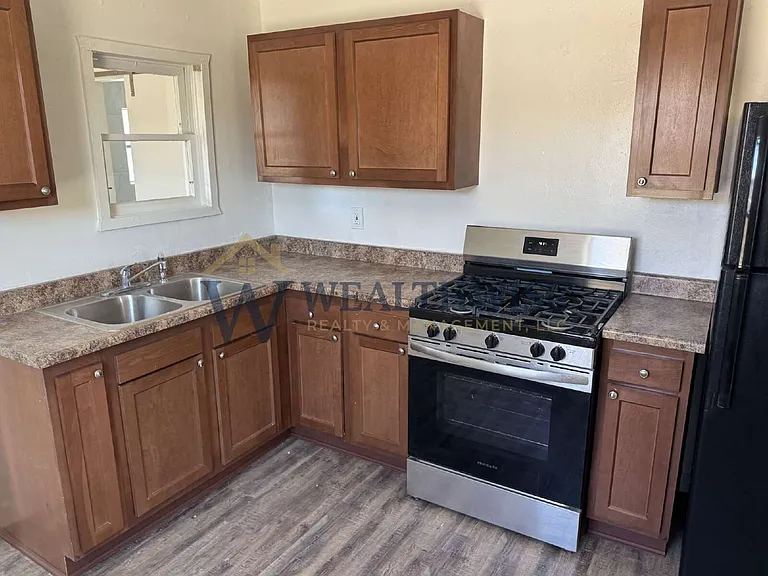 19 W Michigan Dr #A — Photo 3