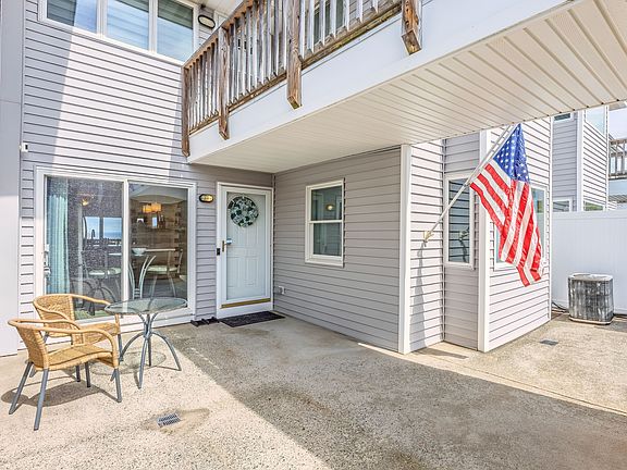 4th image of 805 Bluffs Dr N