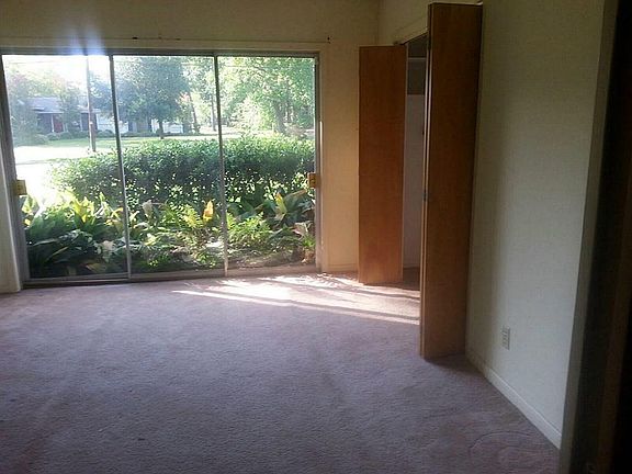 4th image of 815 Jefferson Ave