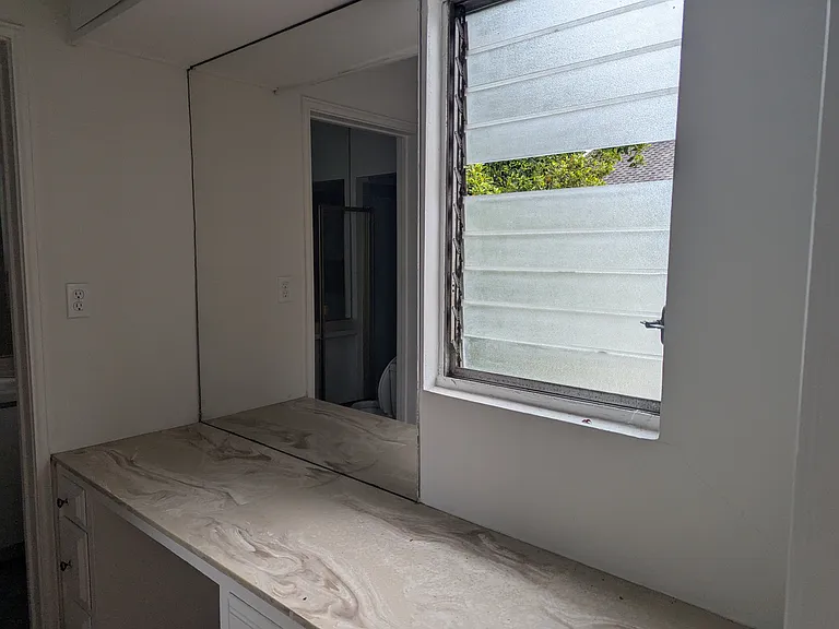 1323 N Olive Dr — Photo 51