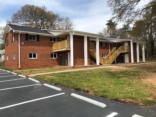 1st image of 84 W Park Dr APT 1